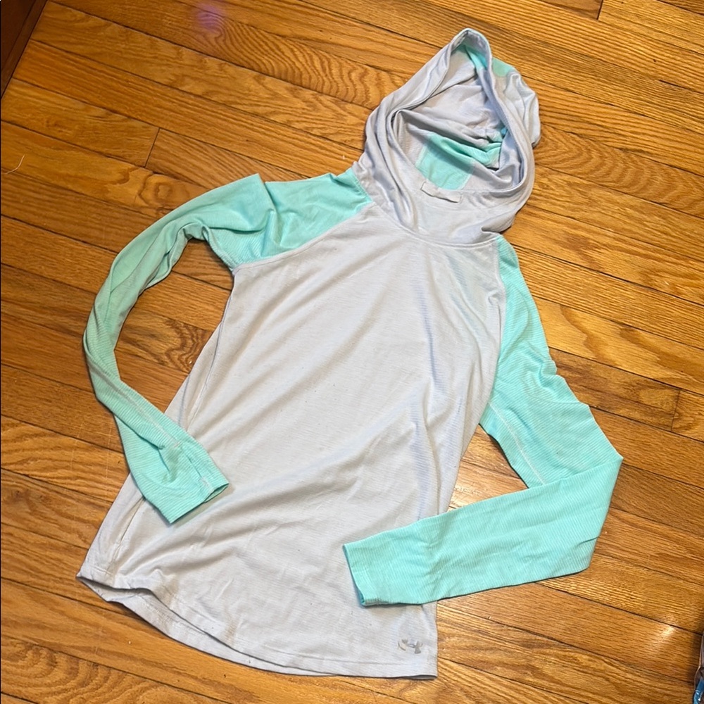 Lightweight Under Armour XS Hoodie with Mint Sleeves